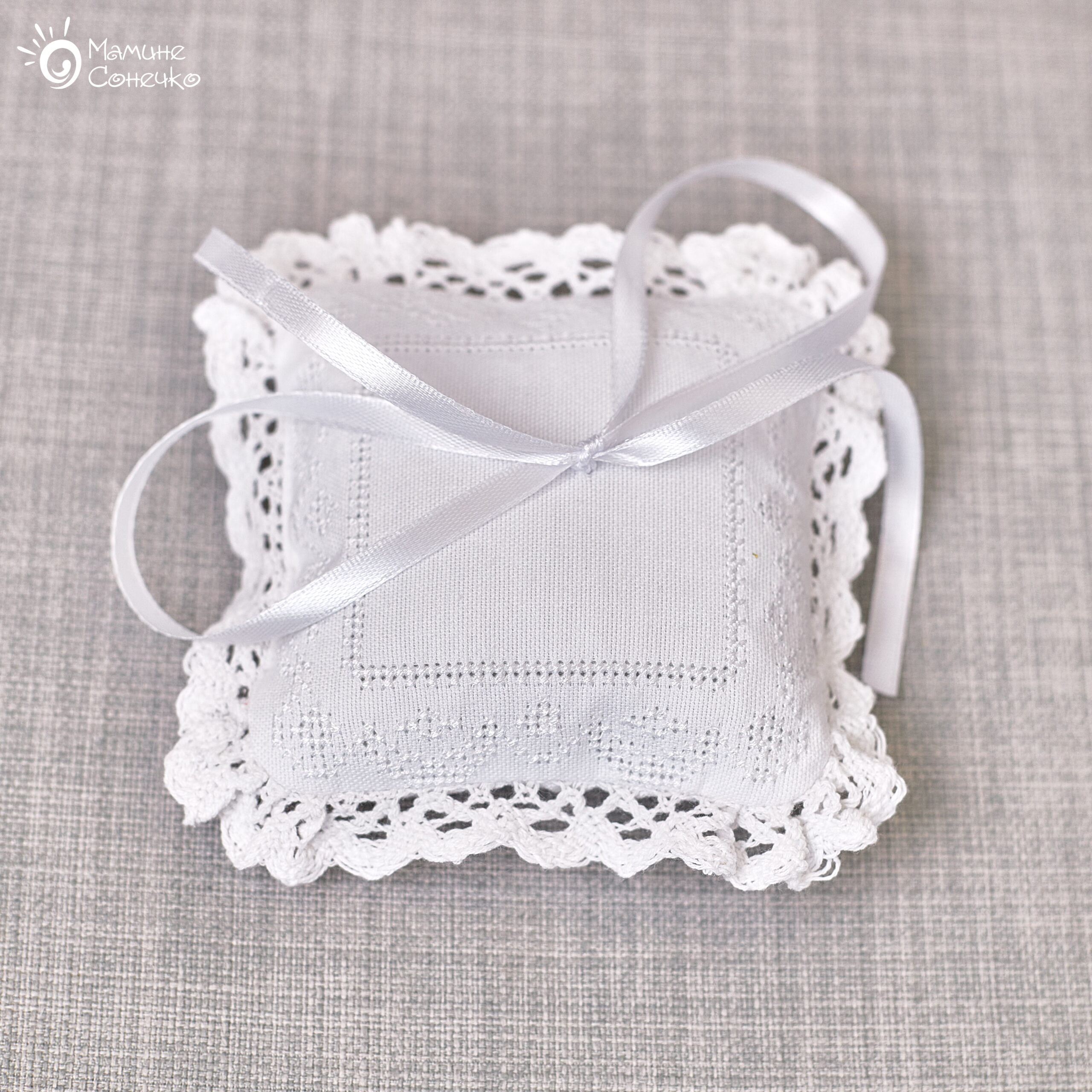 Cross stitch pad “White monochrome”, linen