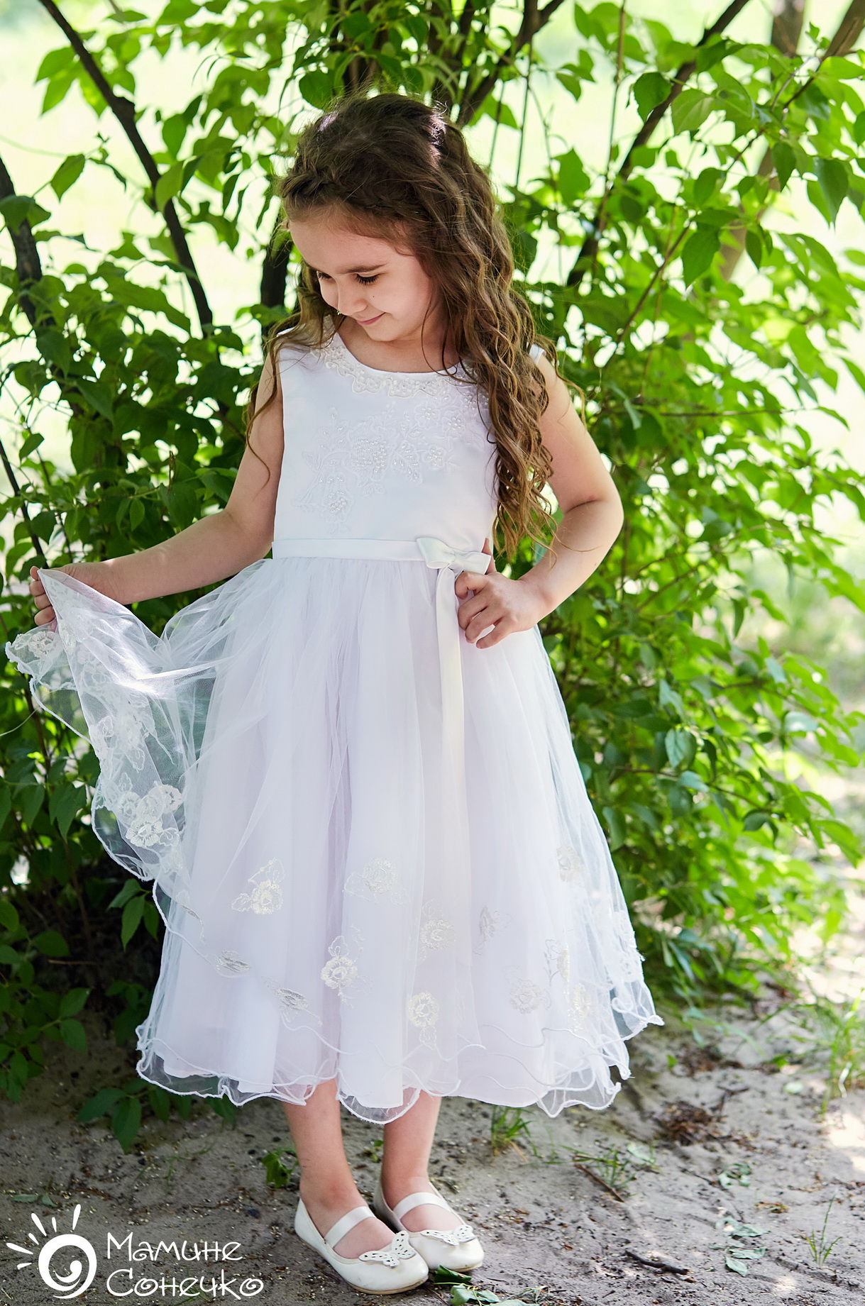 Б/у сукня “Біла №2 з квітами мереживними”