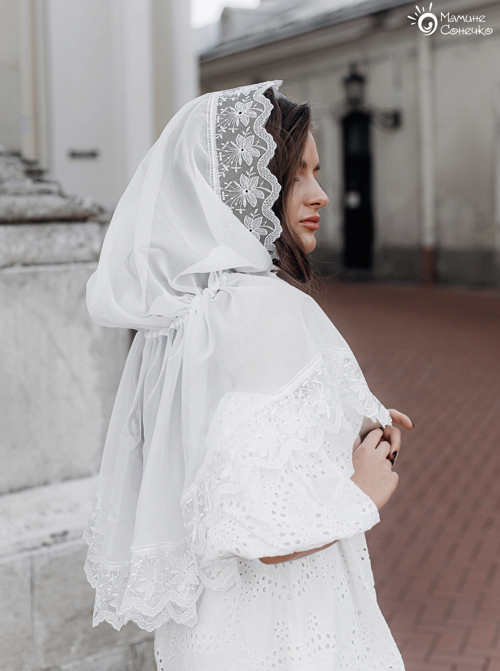 Праздничный белый платок-палантин для женщин “Принцесса-лилии”
