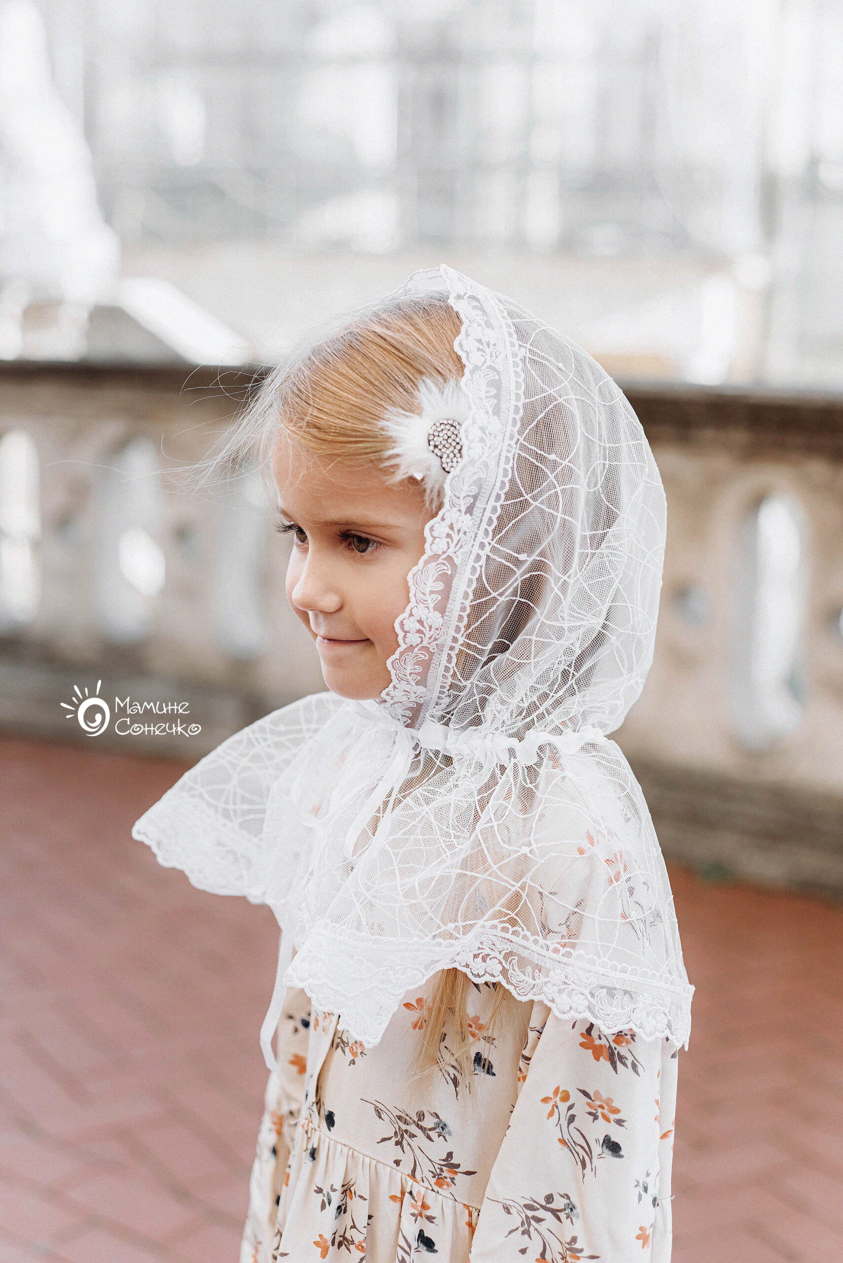 Праздничный платок-палантин детский “Ажурный №2” белый