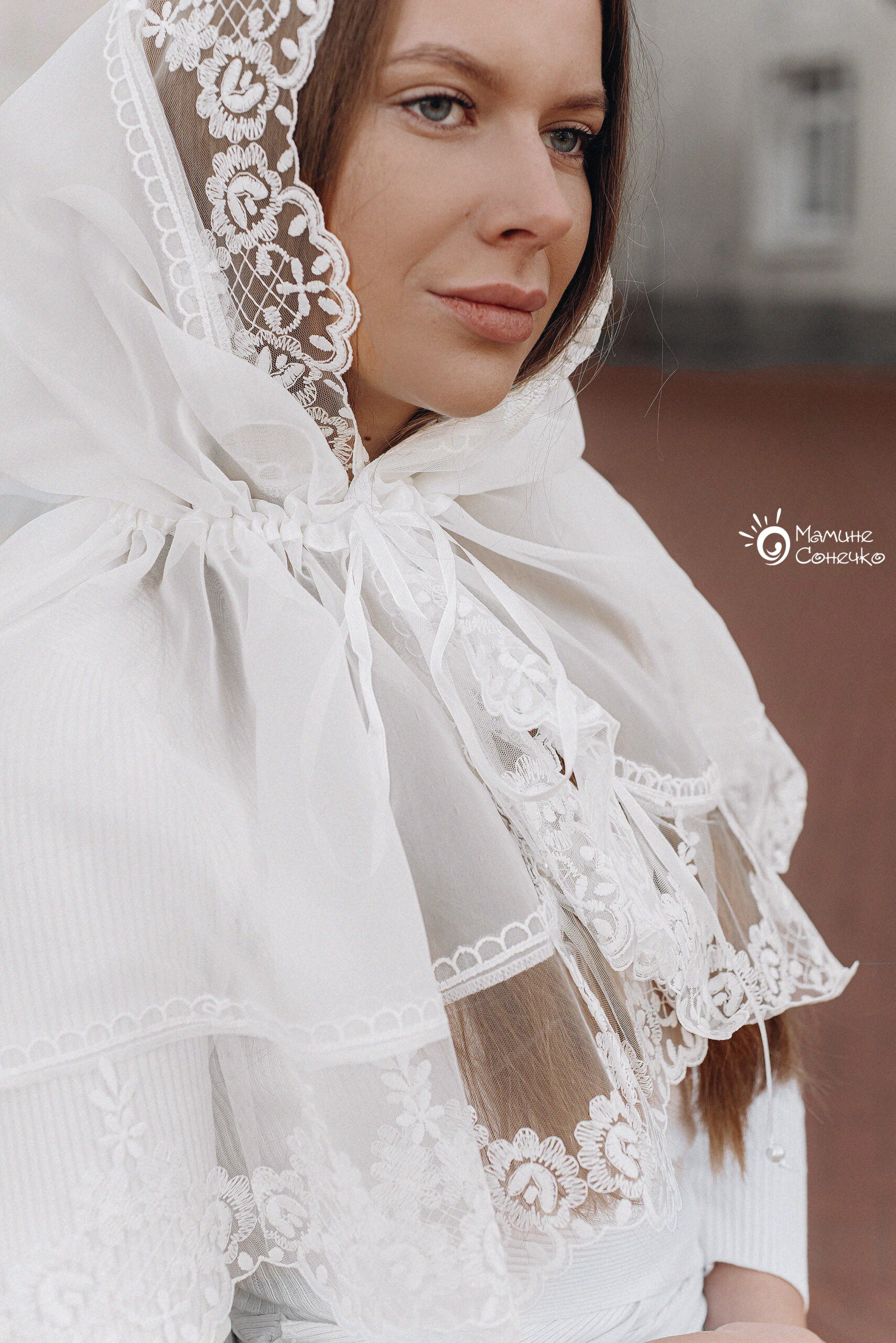 Праздничный  платок-палантин женский “Принцесса-ренессанс” айвори