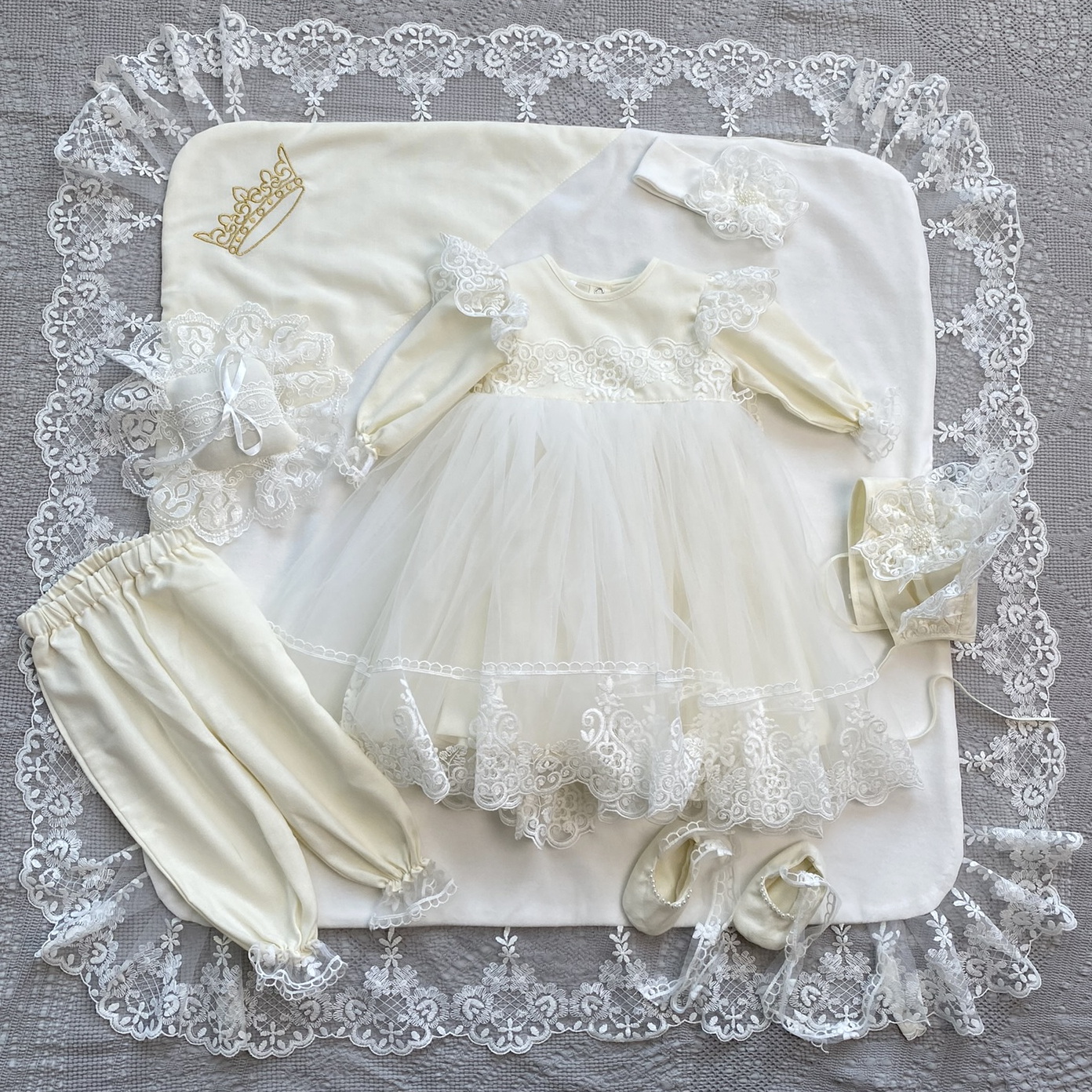 Complete set for the baptism of a girl “Princess Renaissance Ivory”, linen