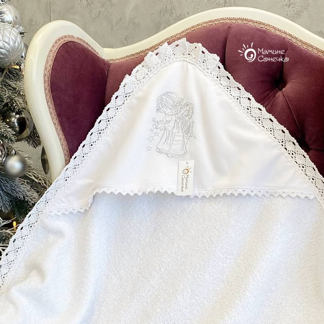 Крижма-рушник на хрещення “Ангел дівчинка сипле зірочки” срібло, біла банна махра