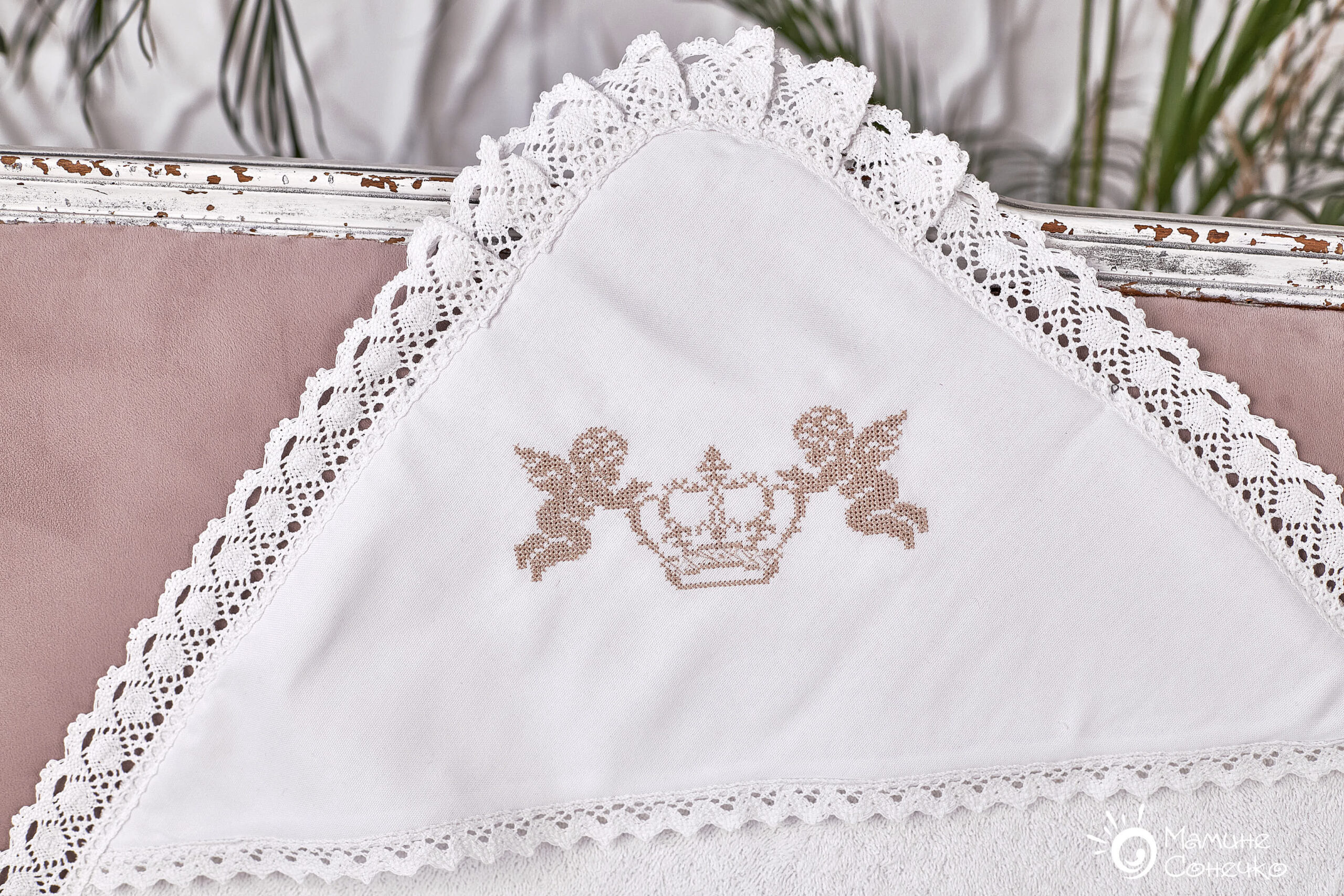 Крыжма-полотенце для крещения “Ангелы и корона” беж, лен белый