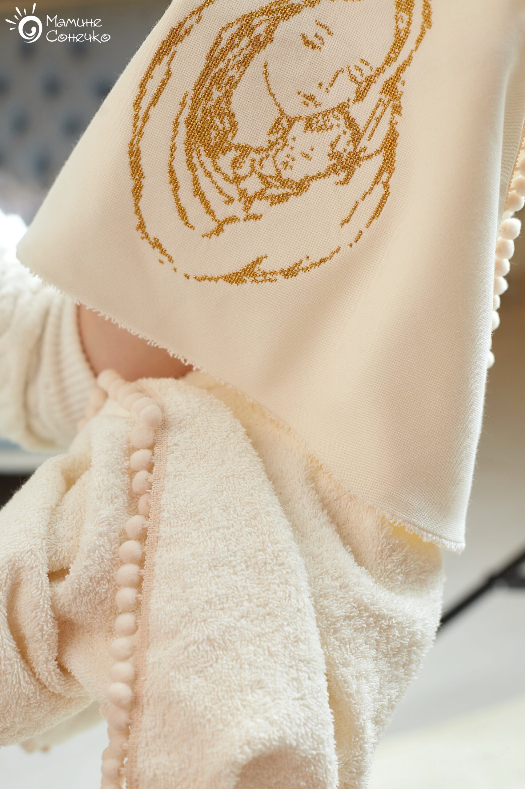 Крыжма-полотенце “Дева Мария” золото, банная махра айвори