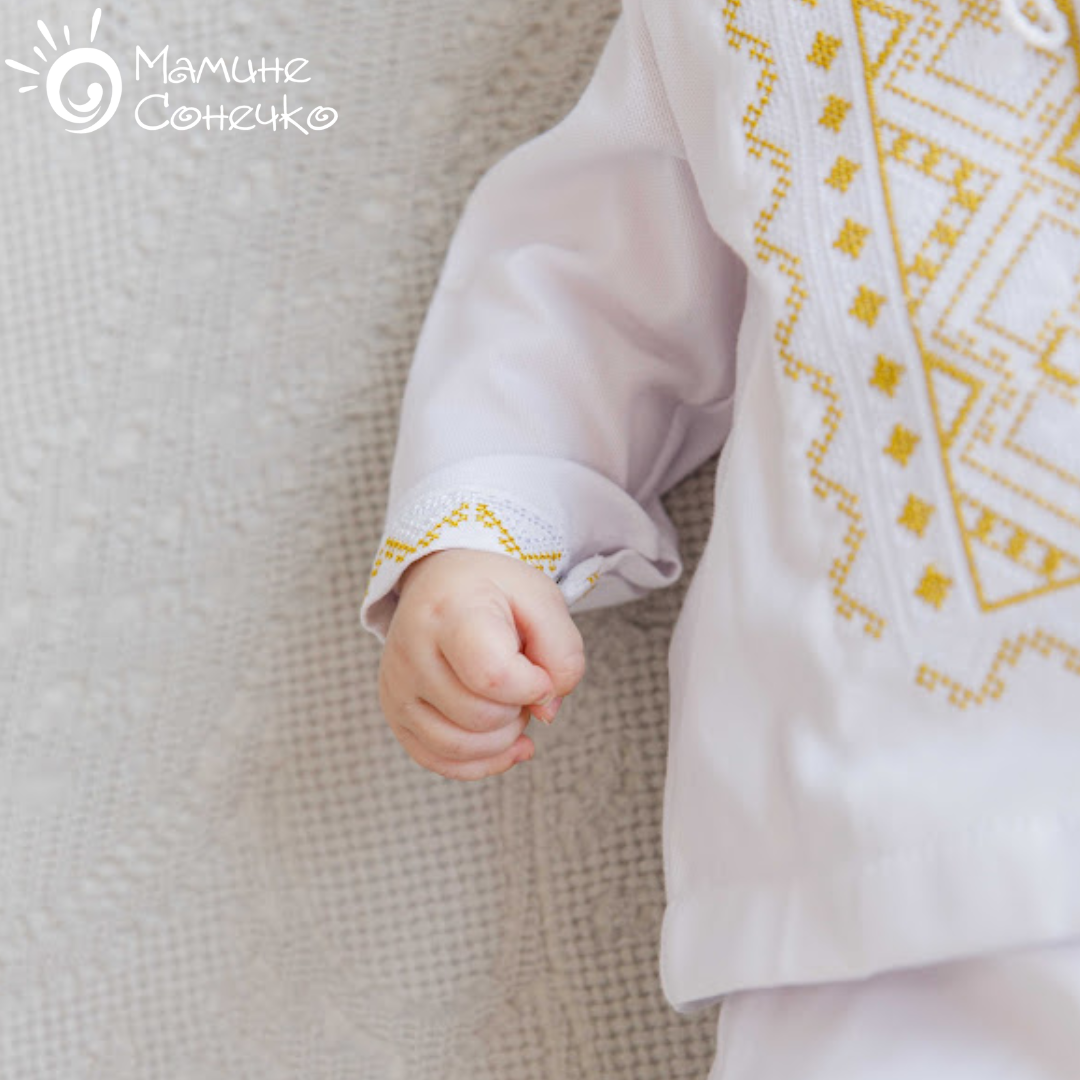 Костюм для хрещення хлопчика “Богатир” золото-біла вишивка, льон білий