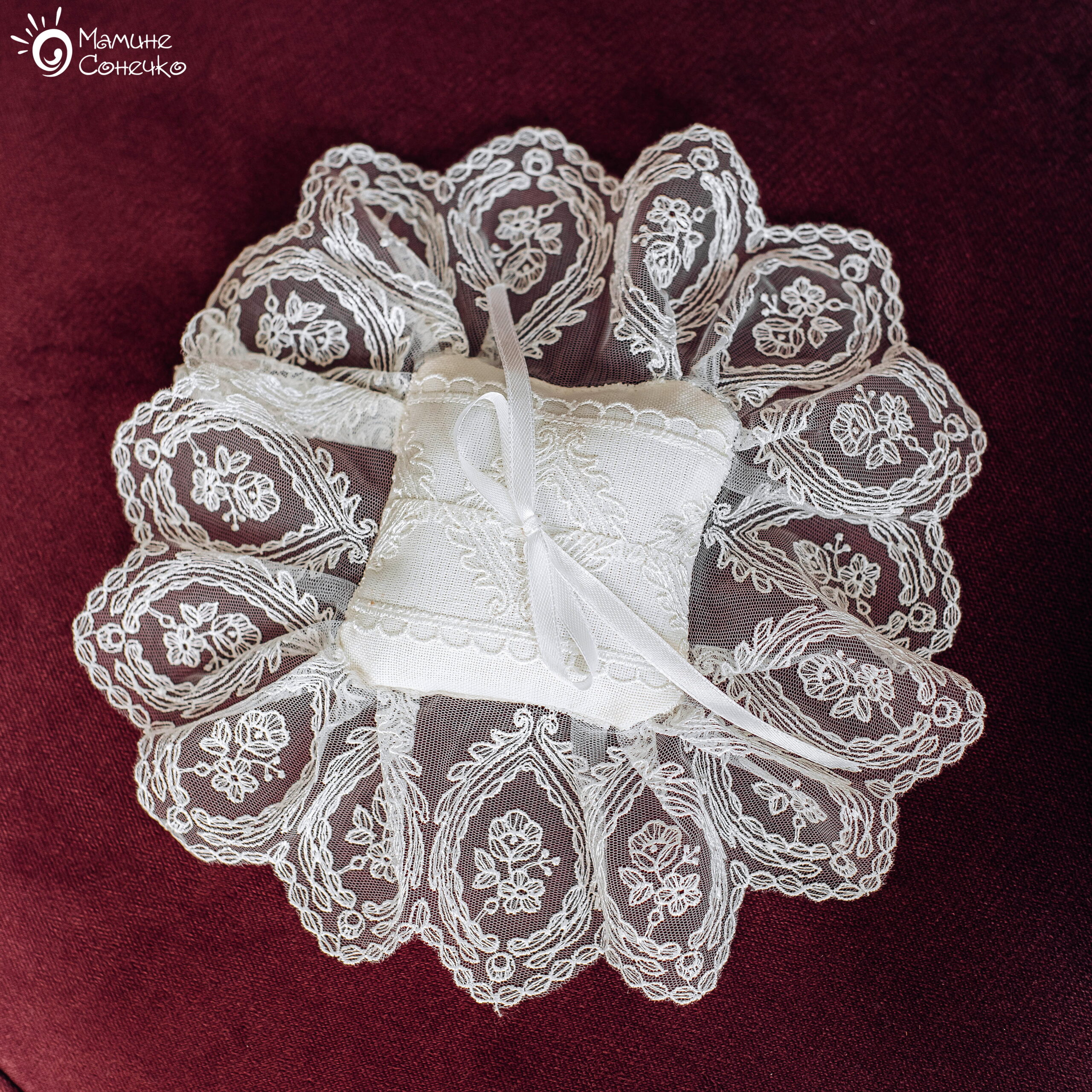 Cross stitch cushion “Royal modern”, ivory linen