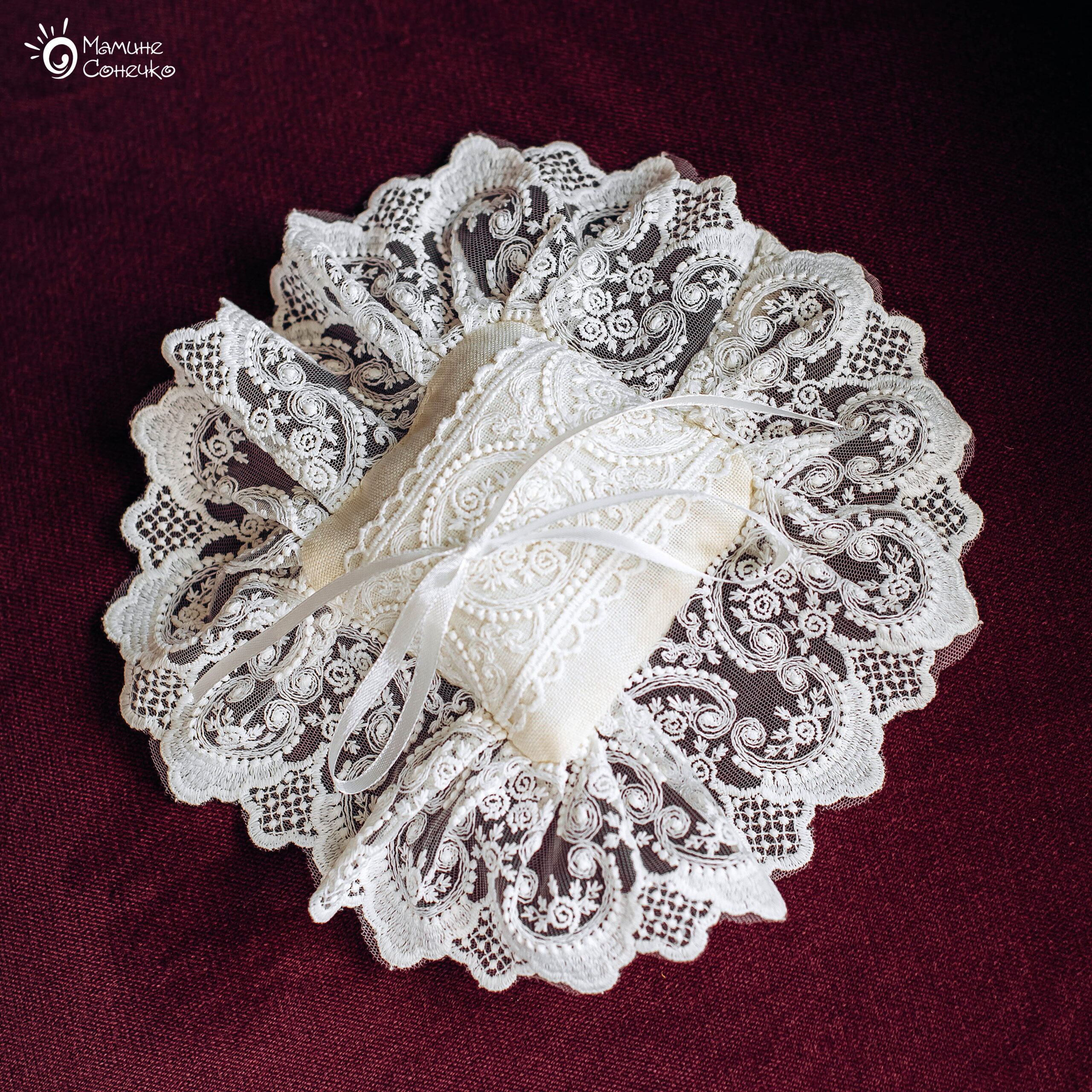Cross stitch cushion “Royal Monarchy”, white linen