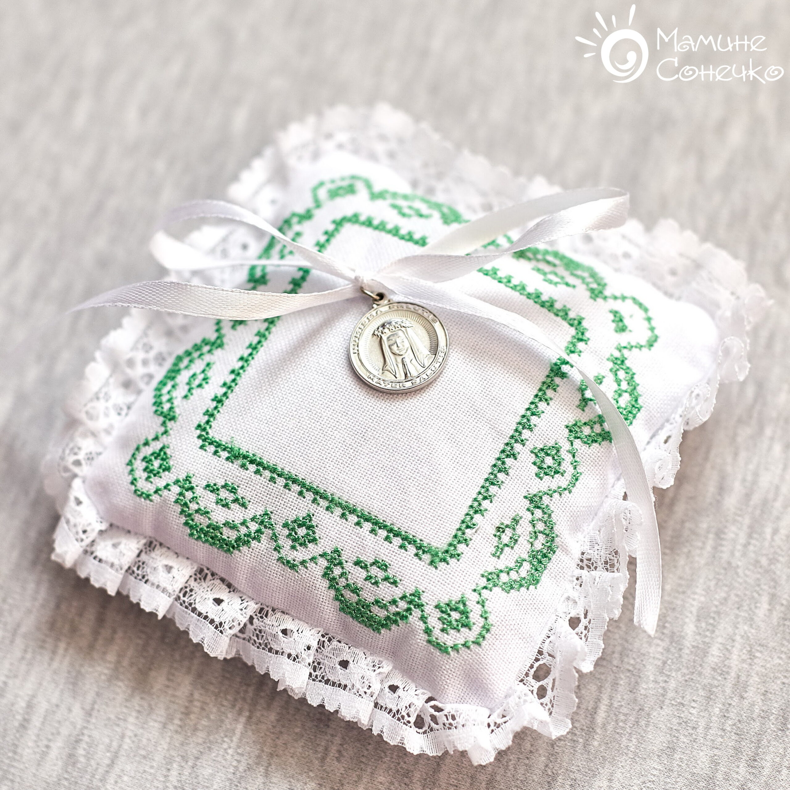 Cross stitch pad “Monochrome green”, linen