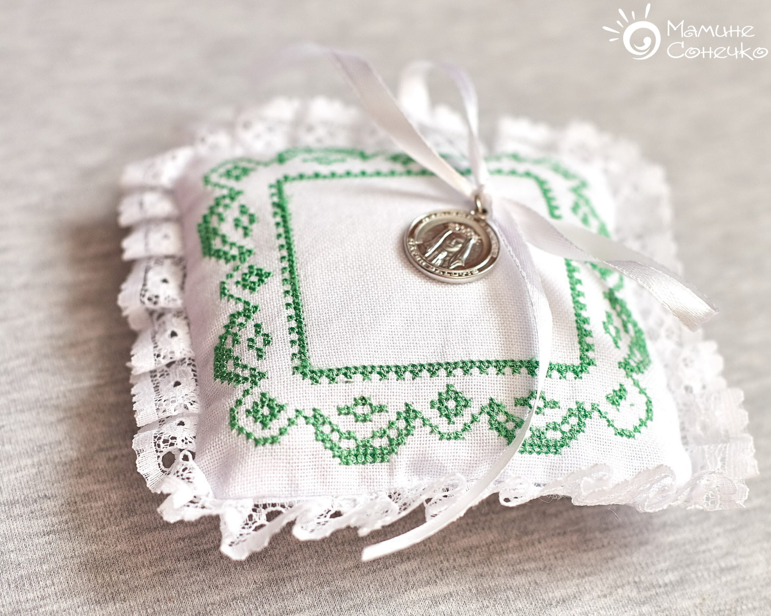 Cross stitch pad “Monochrome green”, linen