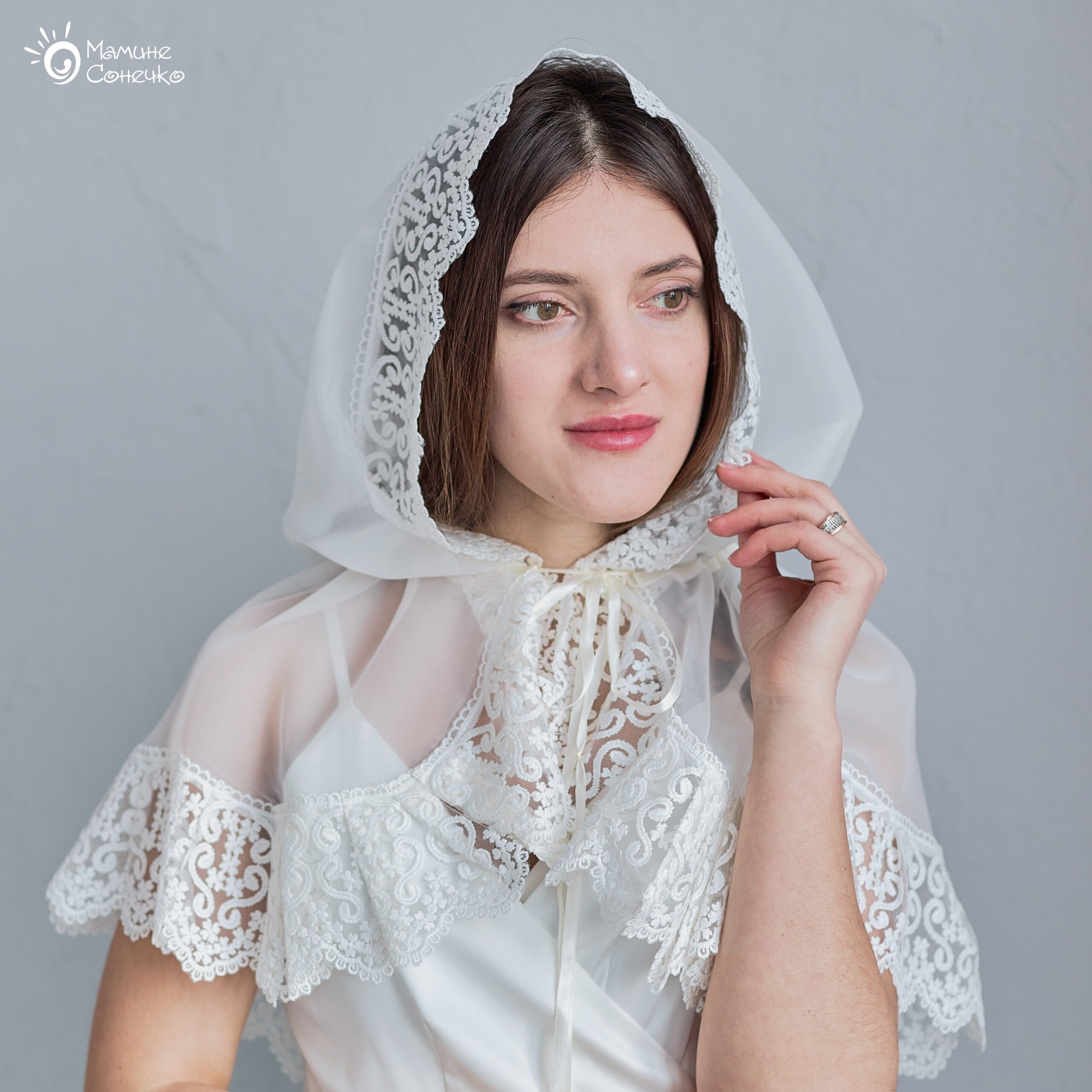 Святкова хустка-палантин біла “Принцеса класика”