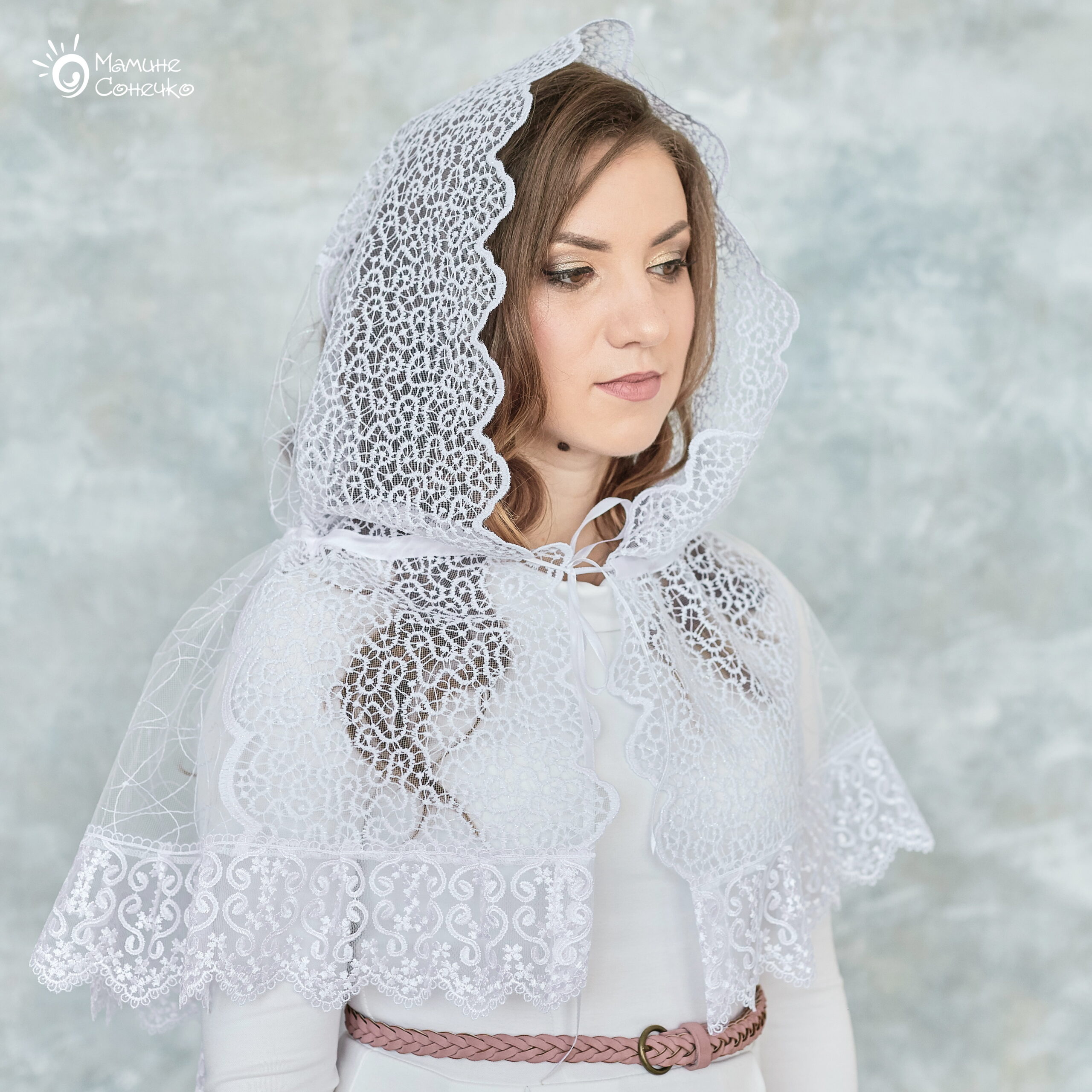 Праздничный женский платок-палантин “Хранительница” белая