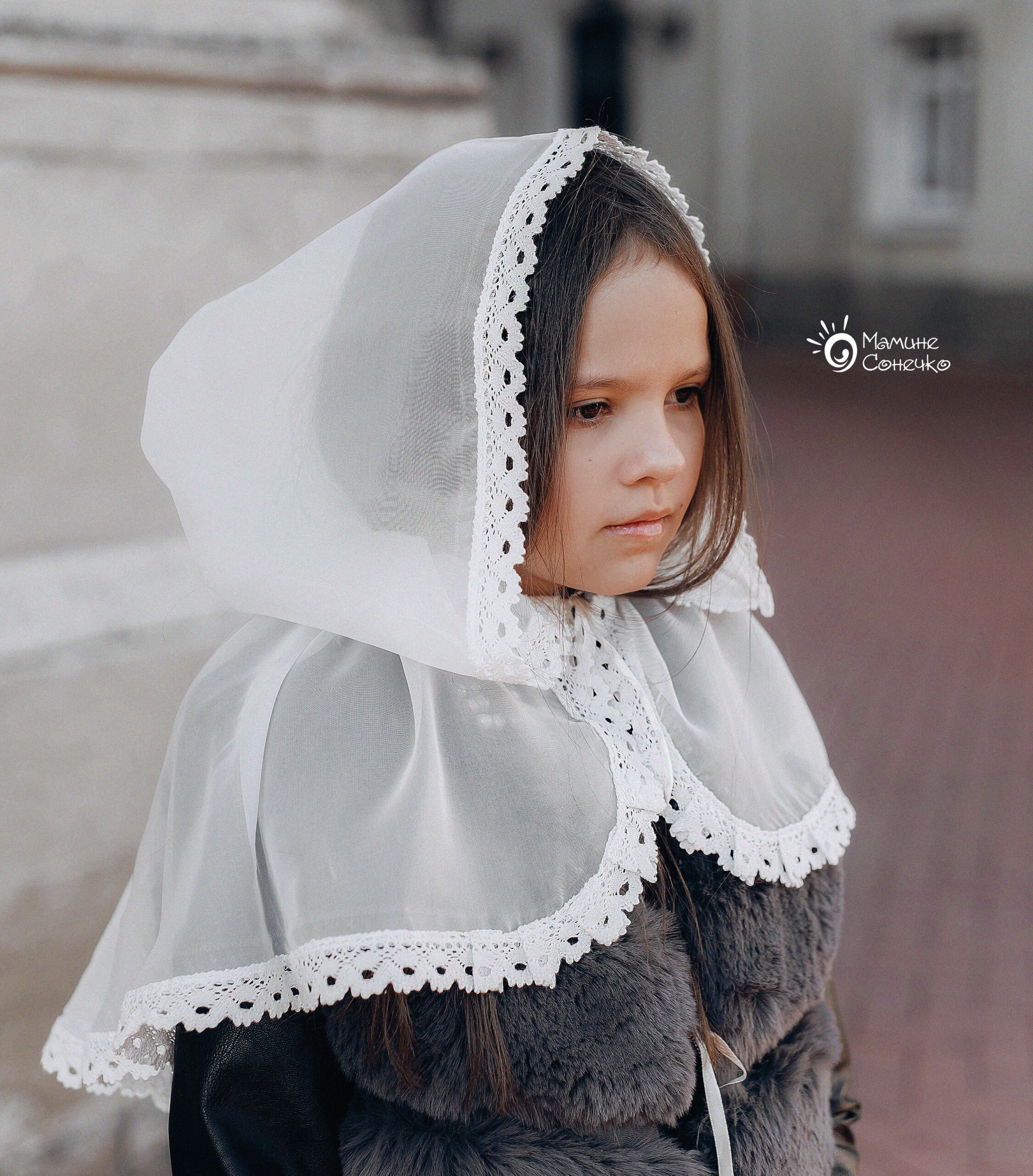 Праздничный детский белый платок-палантин “Фея”