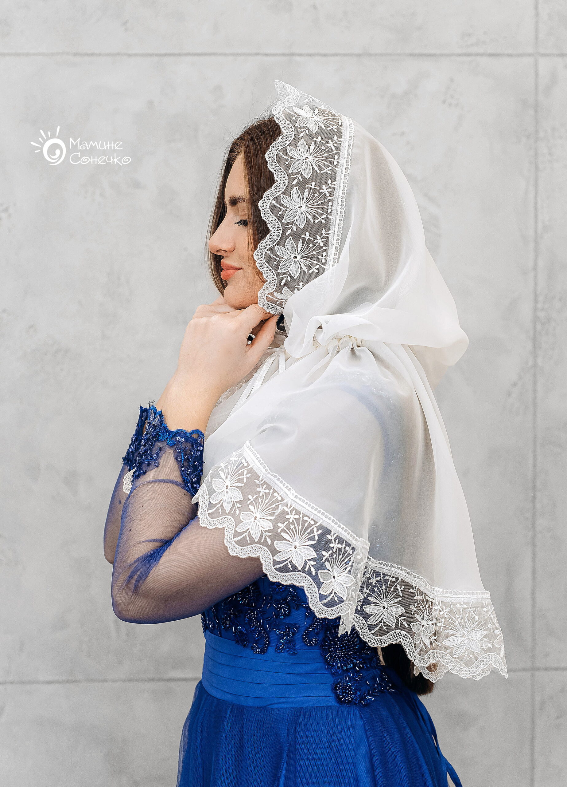 Праздничный платок-палантин женский “Принцесса-лилии” цвета айвори
