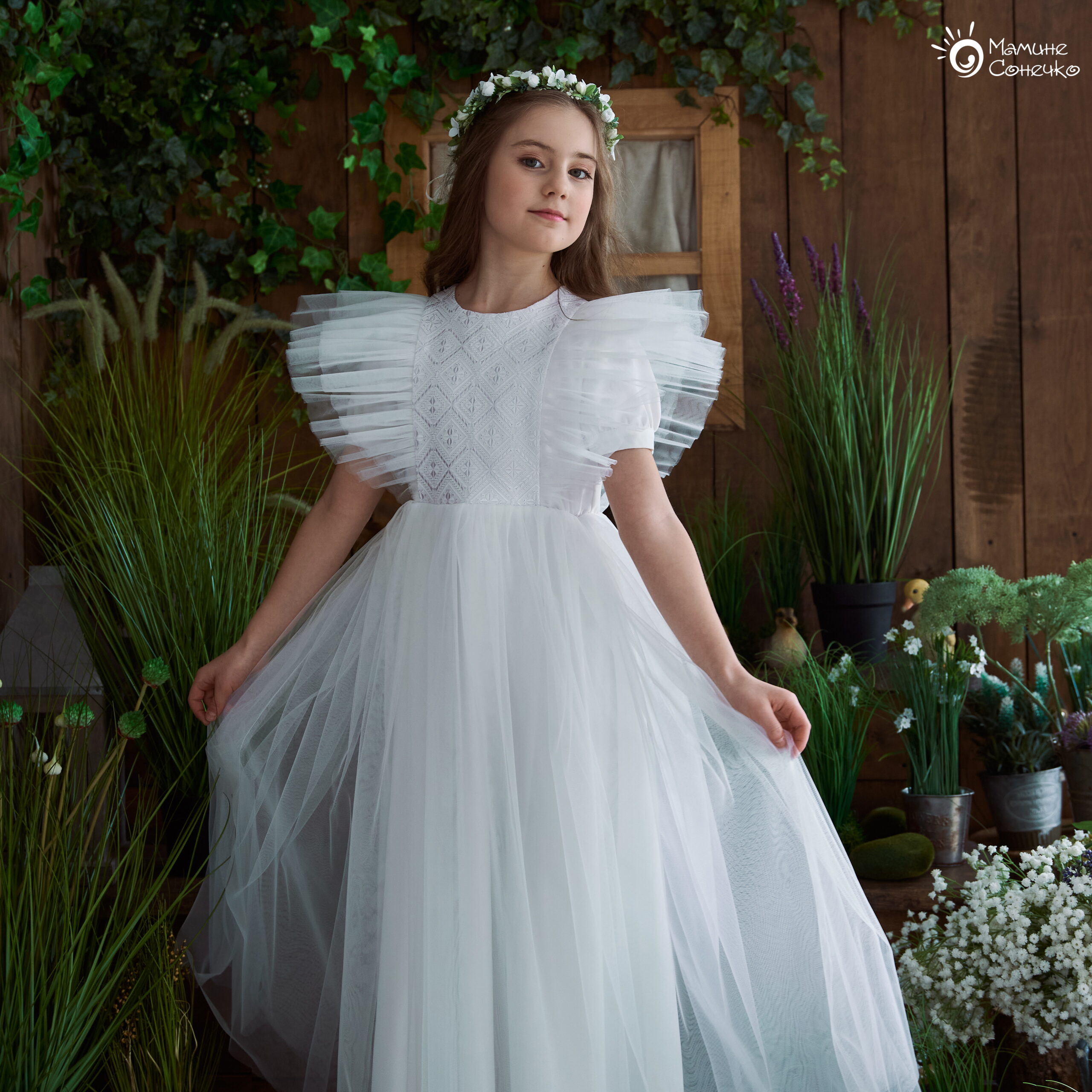 Вишита сукня для дівчинки”Білі орхідеї”, сукня до Причастя